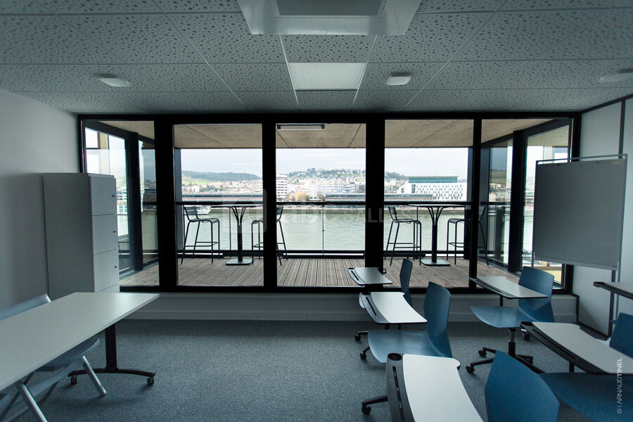 SALLE ECOLE