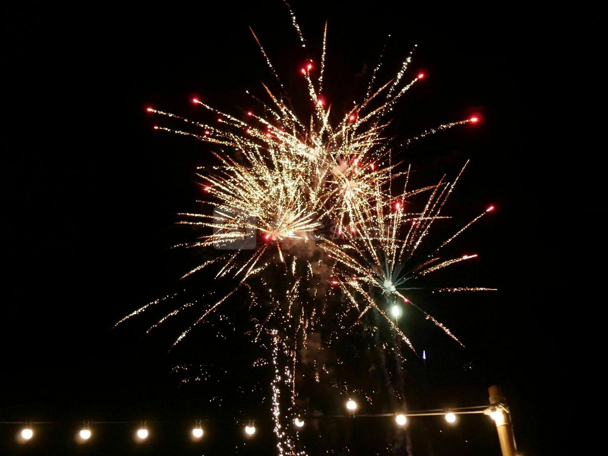 Feu d'artifice sur le domaine privé de la plage Mare E Sole