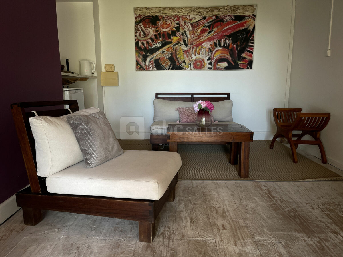 Salon Hibiscus F2