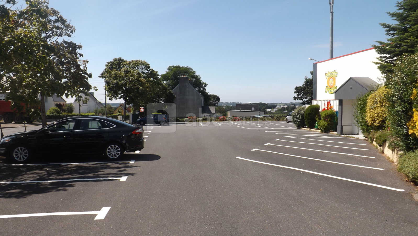 Grand parking 100 Places