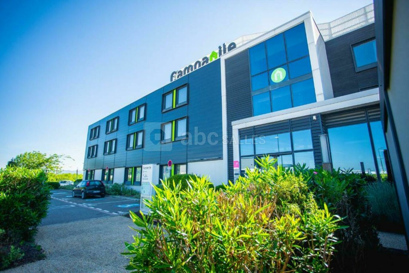 HOTEL CAMPANILE
