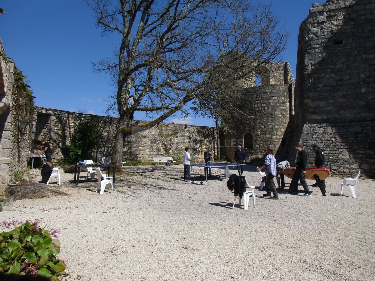 Ping-pong, babyfoot et barbecue
