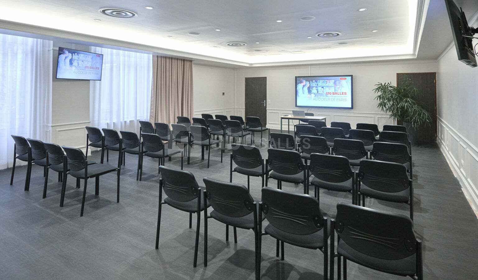 Salle 80m²