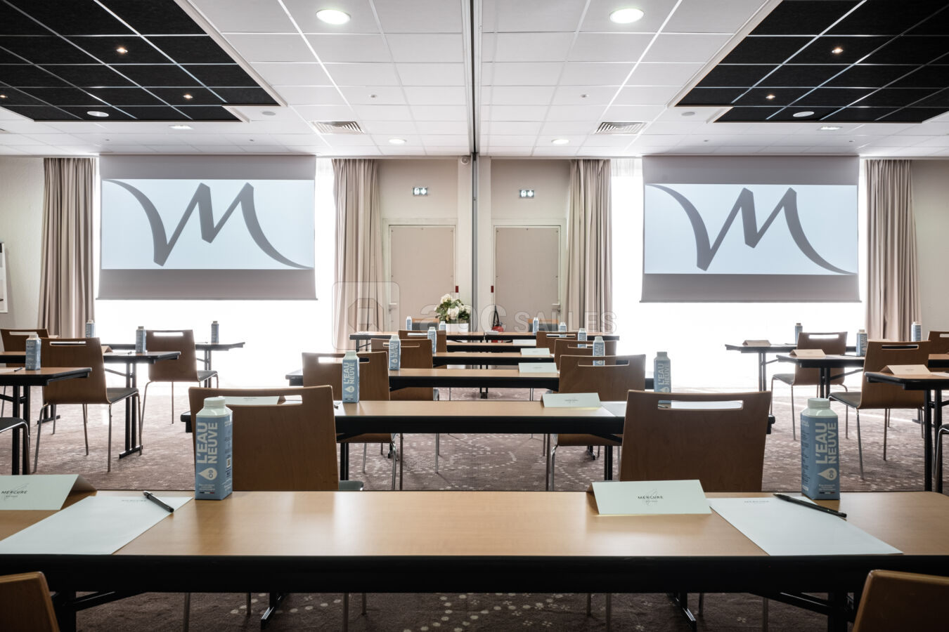 SALON 150m²