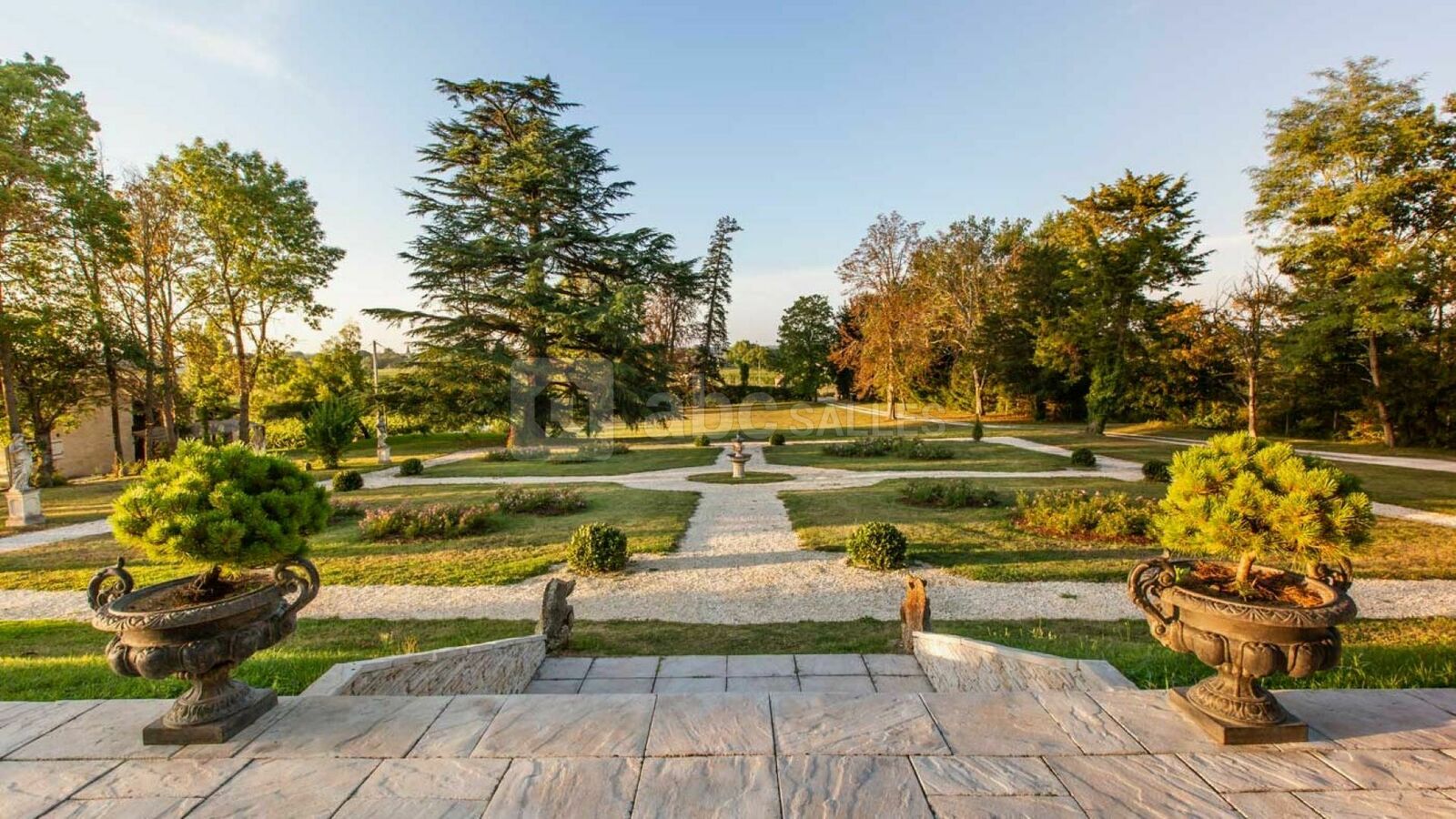 Chateau Page De Garde Window