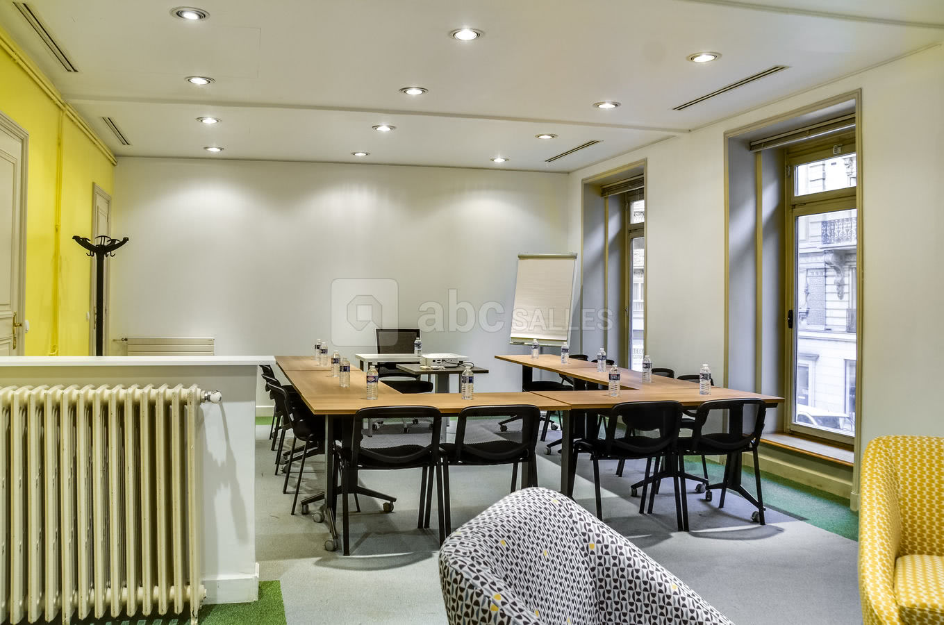 Salle de réunion en U