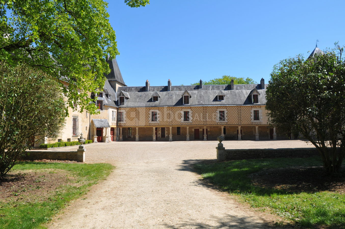 Chateau De La Mothe Saint Privat Des Pres Château de la Mothe en Poitou - ABC Salles