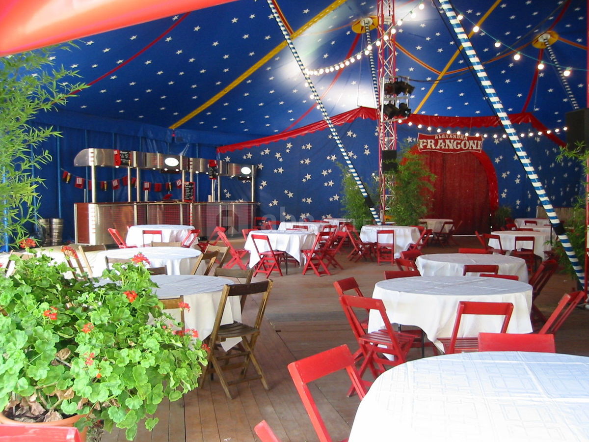 Salle guinguette restaurant dîner spectacle