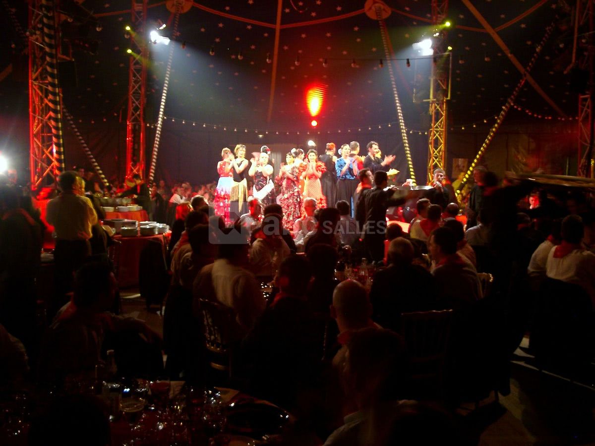 Salle de réception dîner spectacle