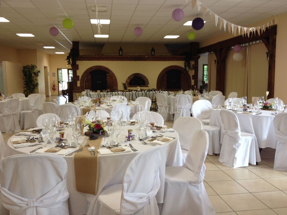 Mise en place avec tables rondes