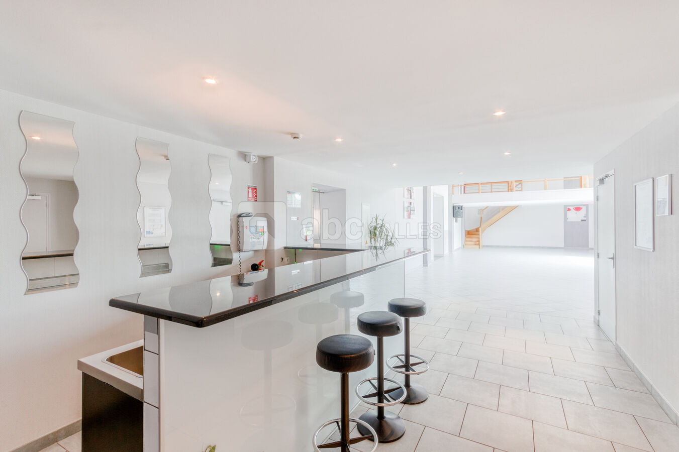 Bar avec frigo