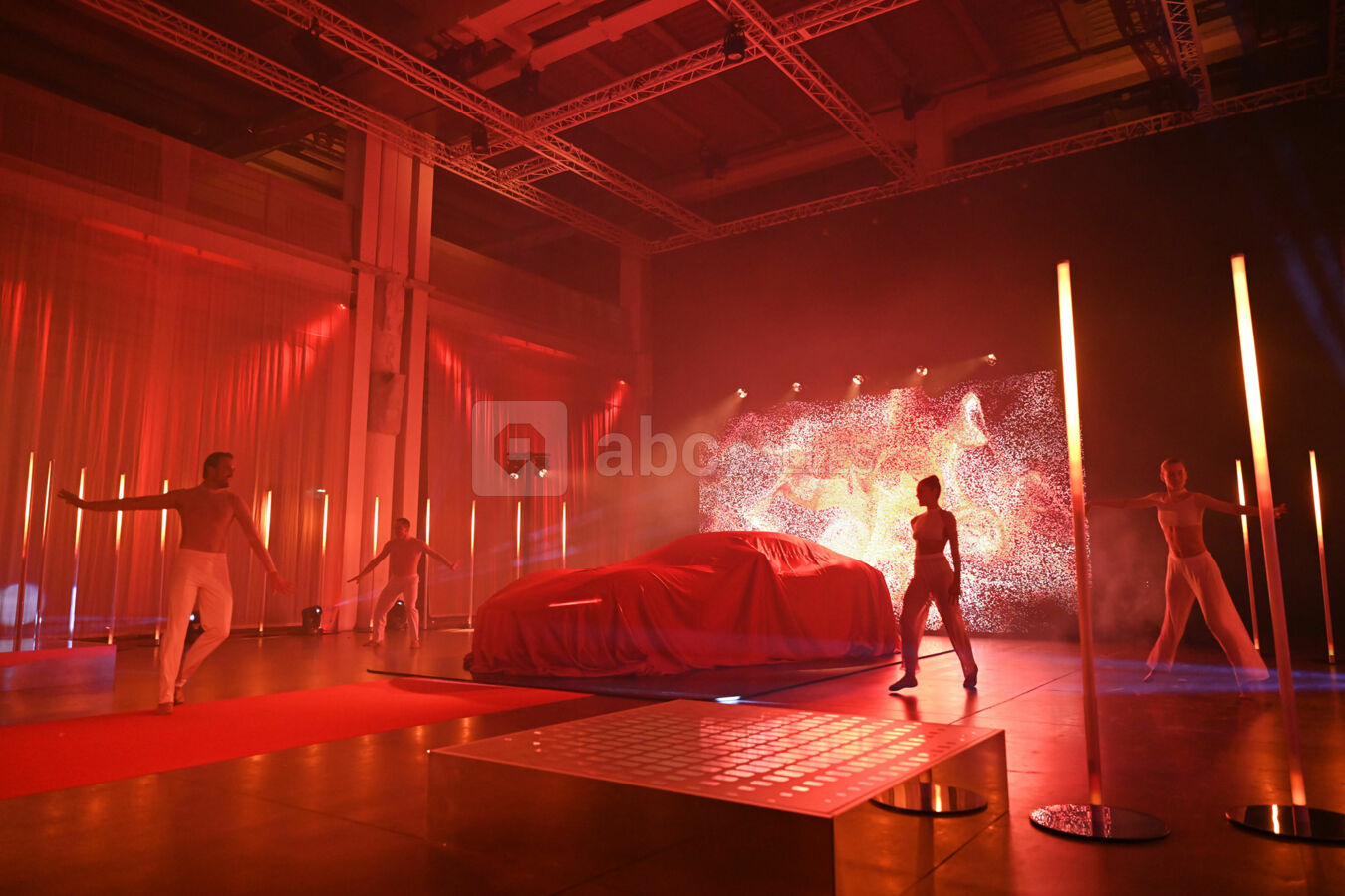 La Sucrière - Salle 1930 - Lancement de voitures : Ferrari