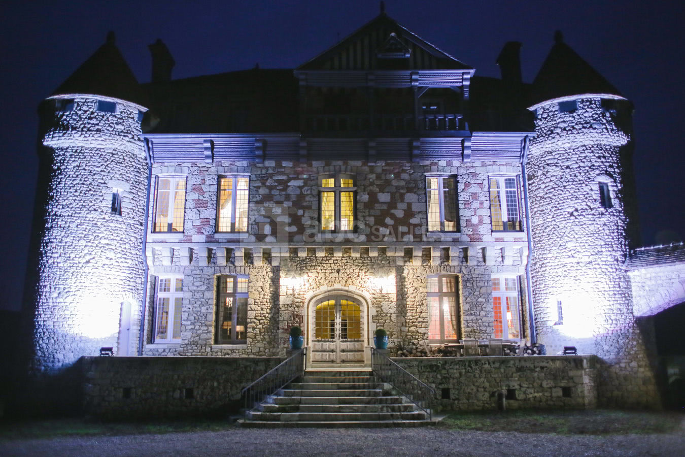 Le Château illuminé la nuit