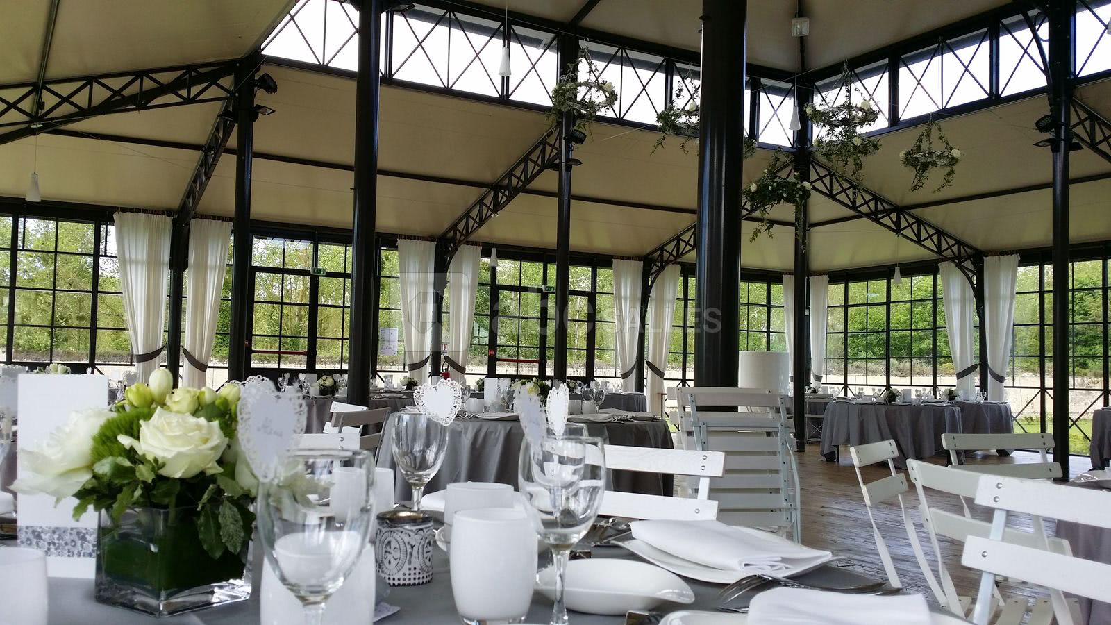 Guirlande de feuillage par le Château de La Trye