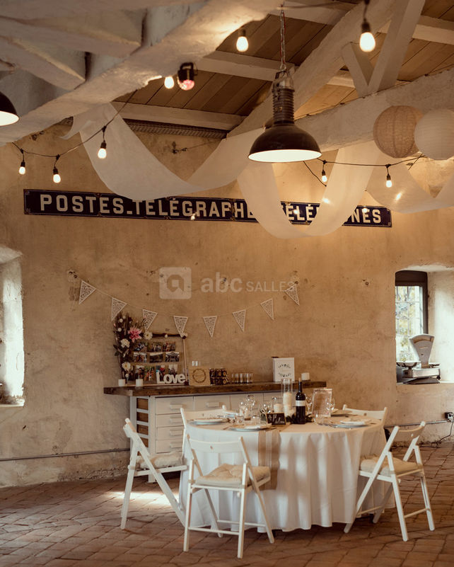 Salle de mariage dans le Puy-de-Dôme au château de Bois Rigaud 130m²