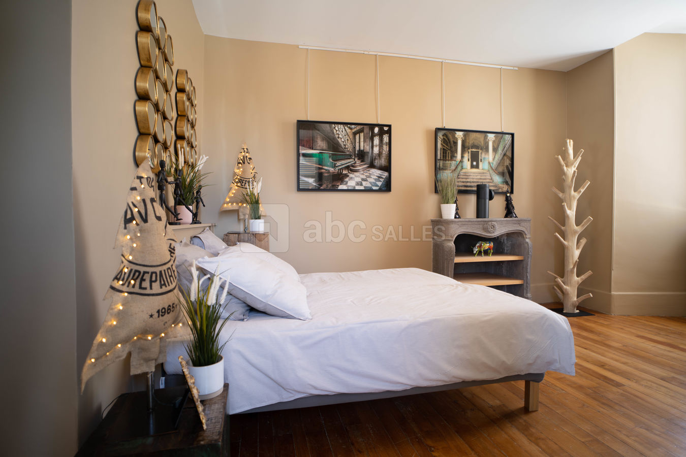Le château compte 8 chambre et un gîte indépendant