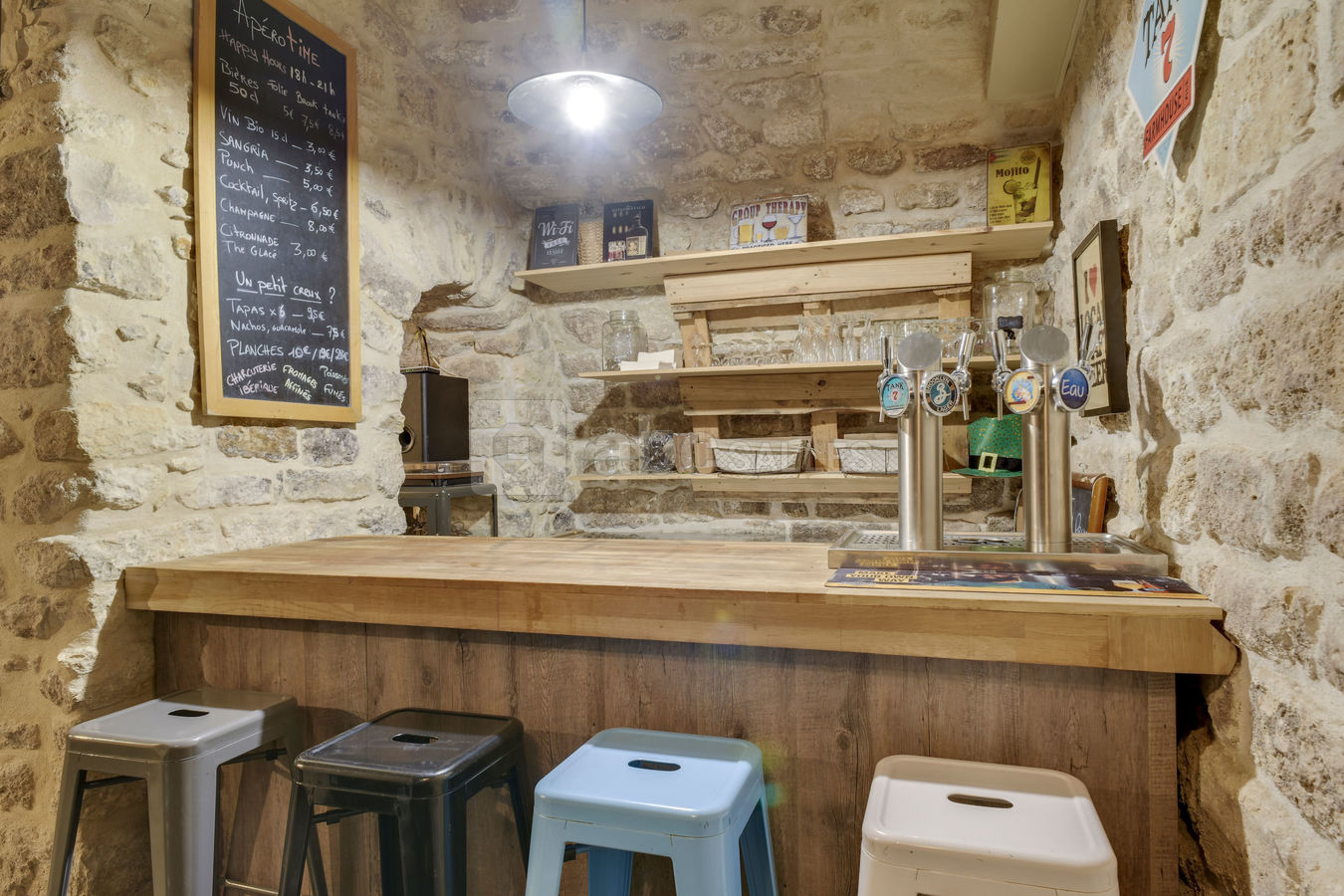Bar salle voutée