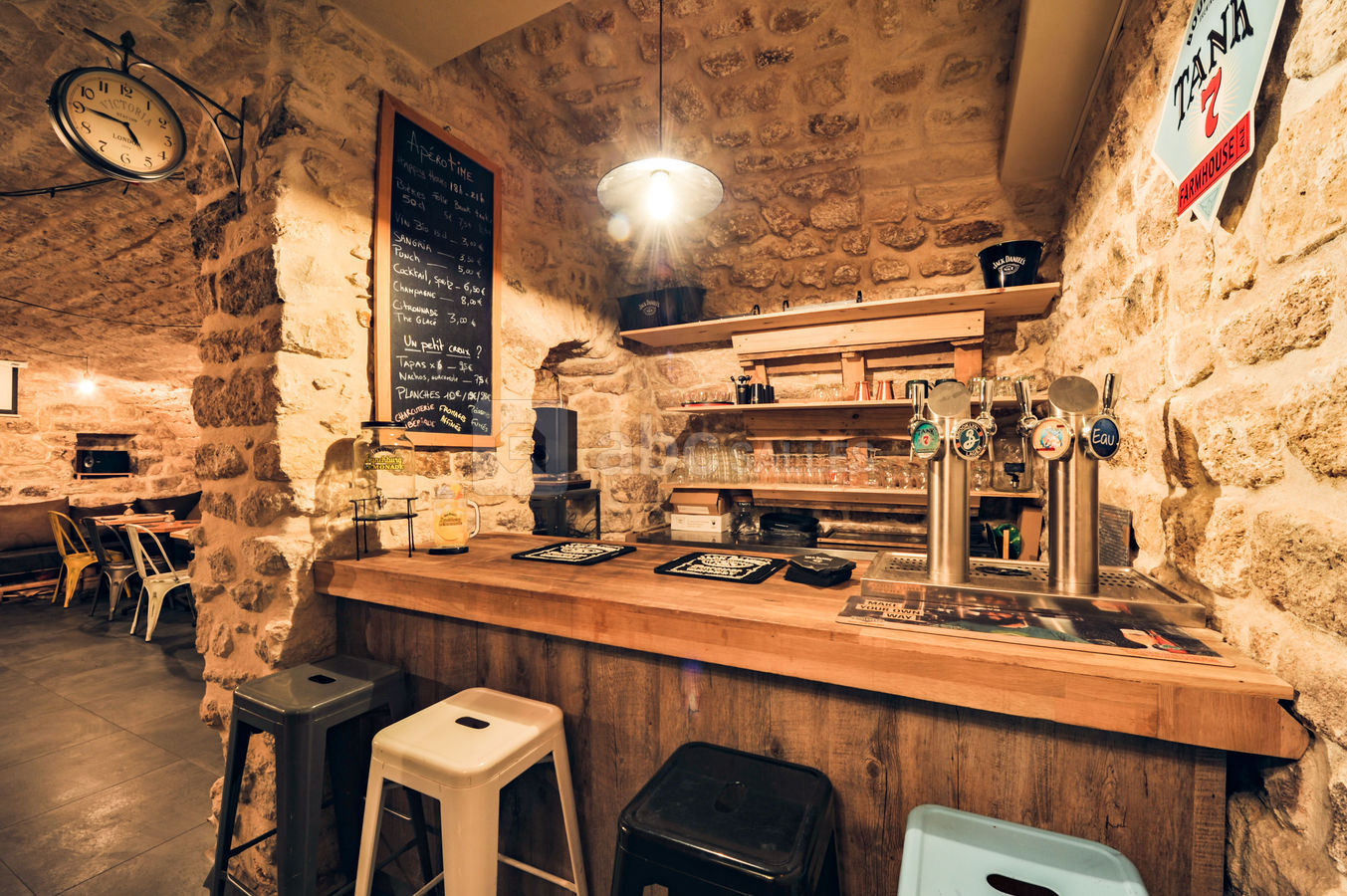 Bar salle voutée