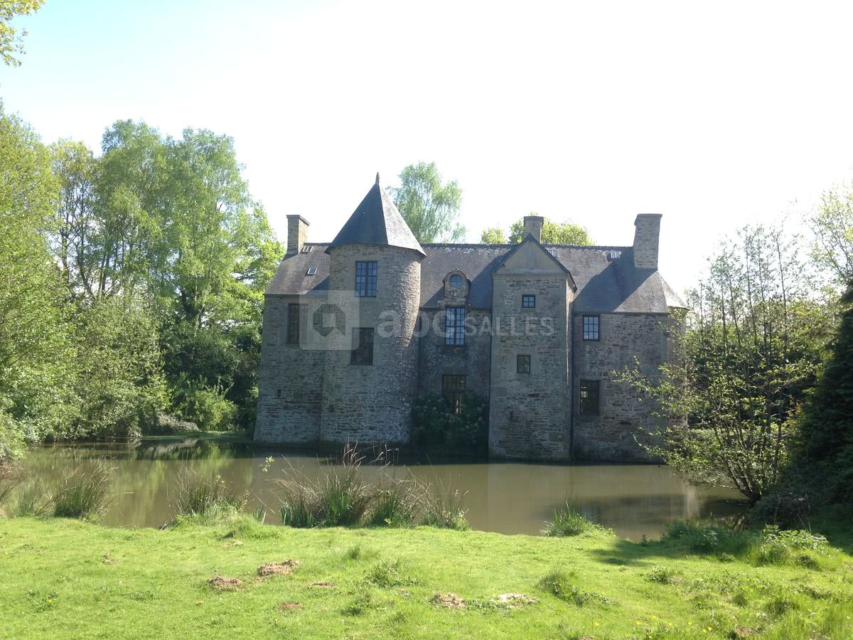 Vue d'ensemble sur tout le manoir