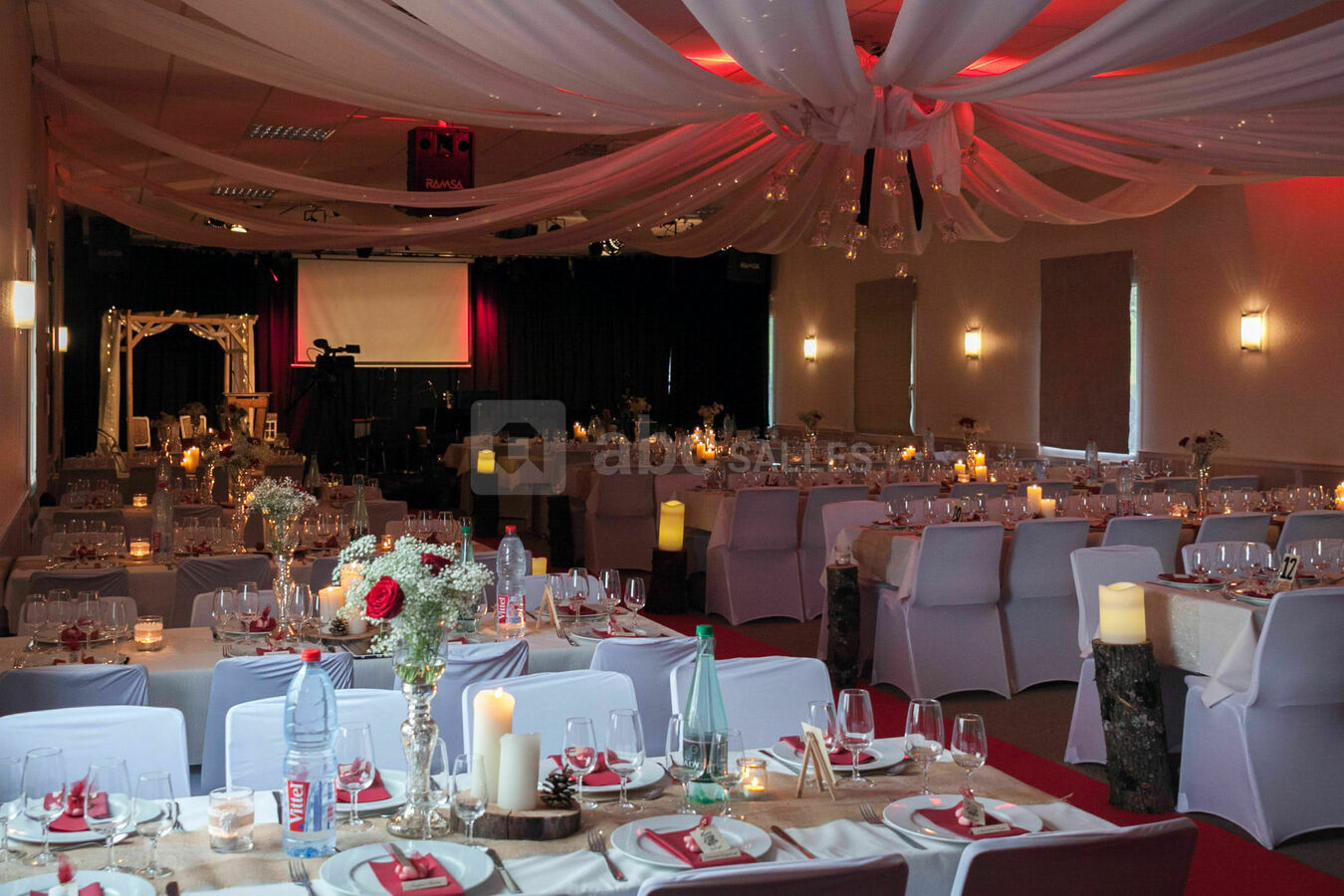 La salle en mode banquet
