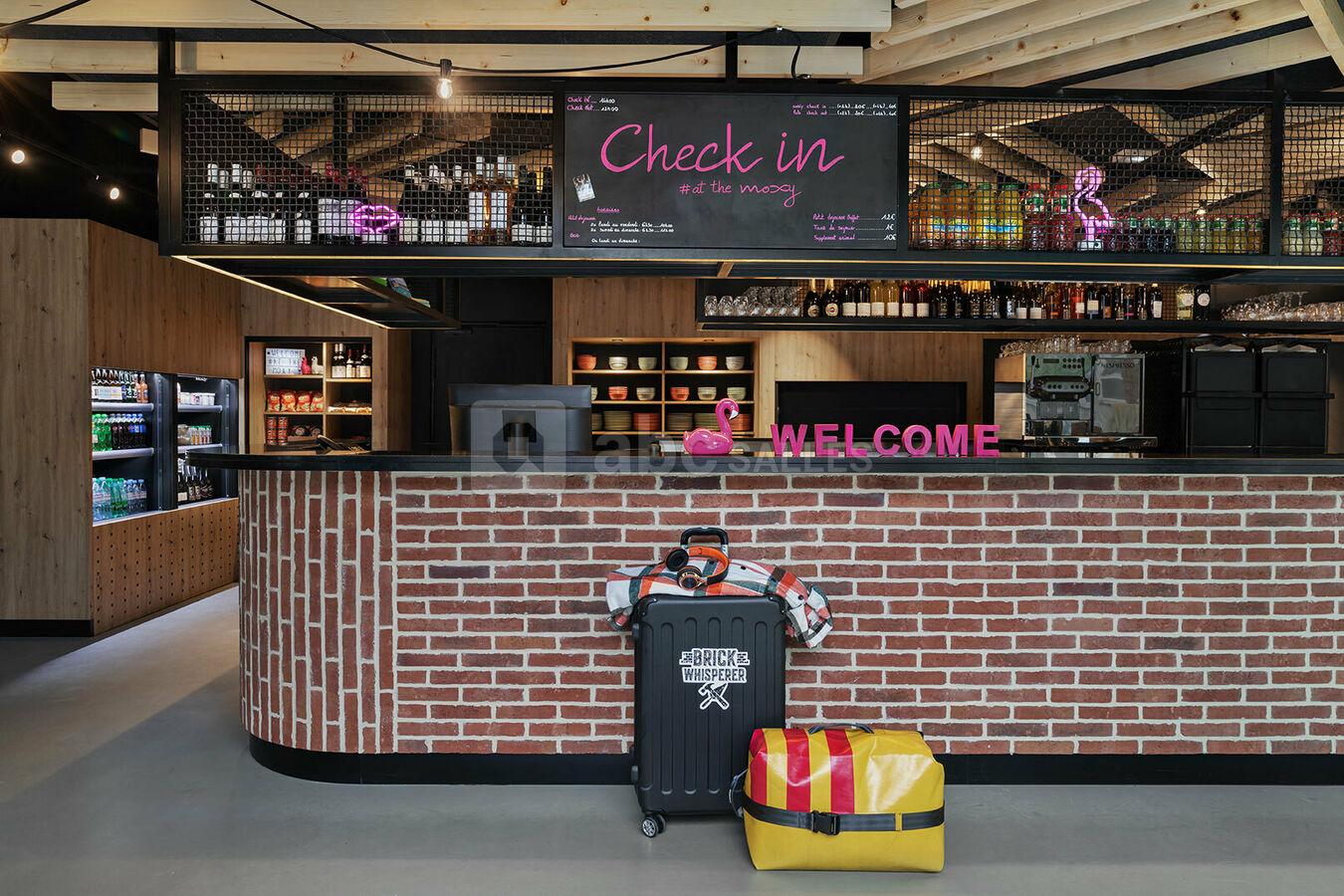 Moxy Bar