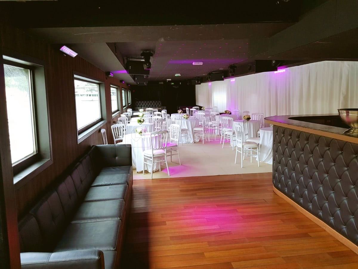 Un grand sous sol lumineux et modulable .
