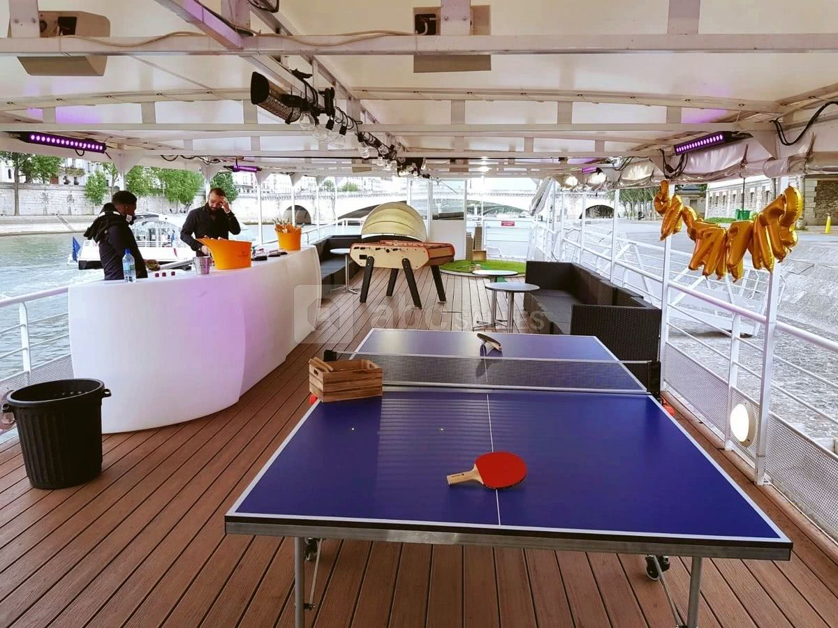 Une grande terrasse modulable .