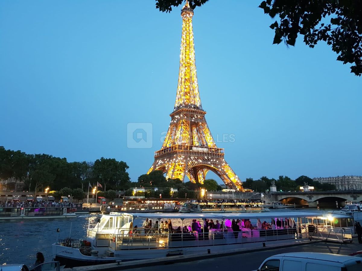 Le site de la Tour Eiffel pour des soirées prestigieuses .