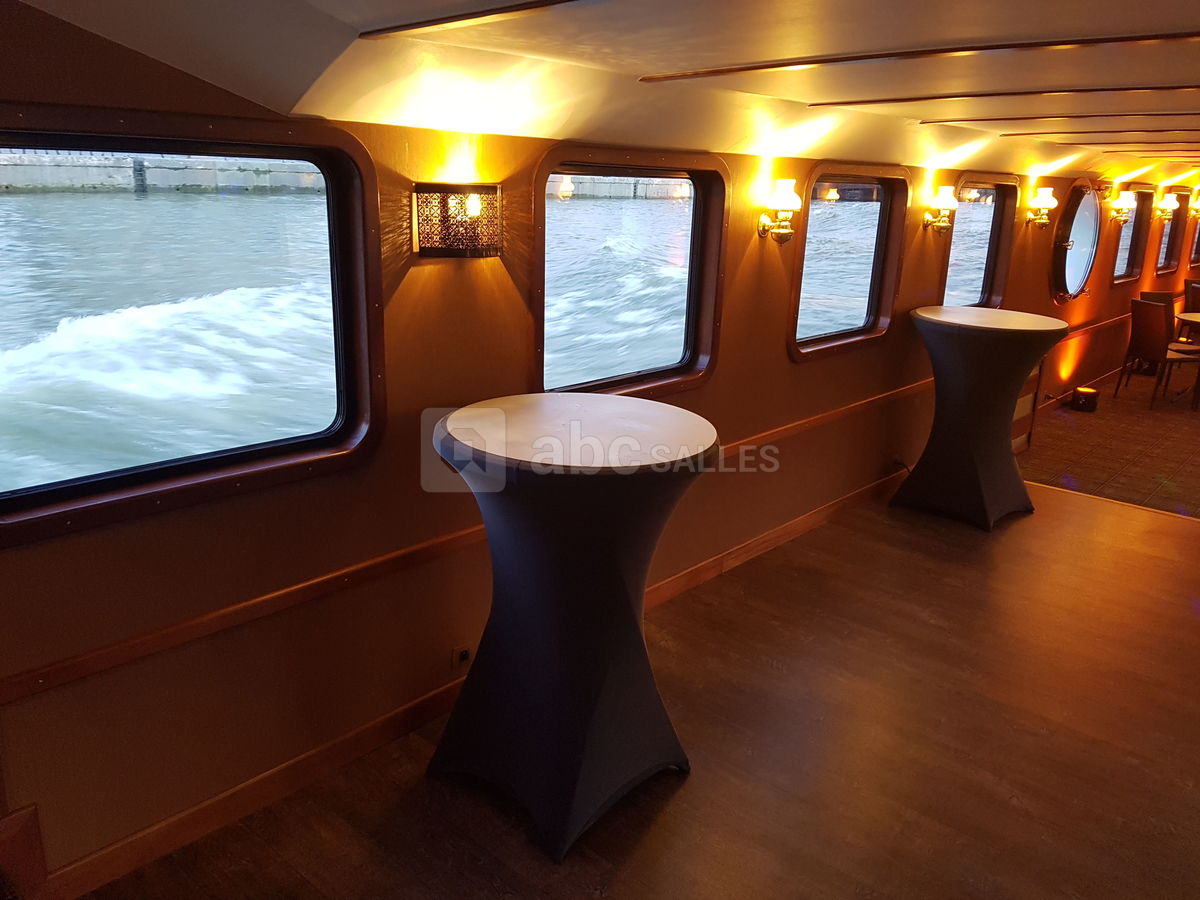 La péniche Sans Souci en cocktail