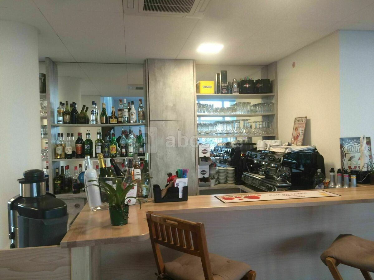 Le Bar