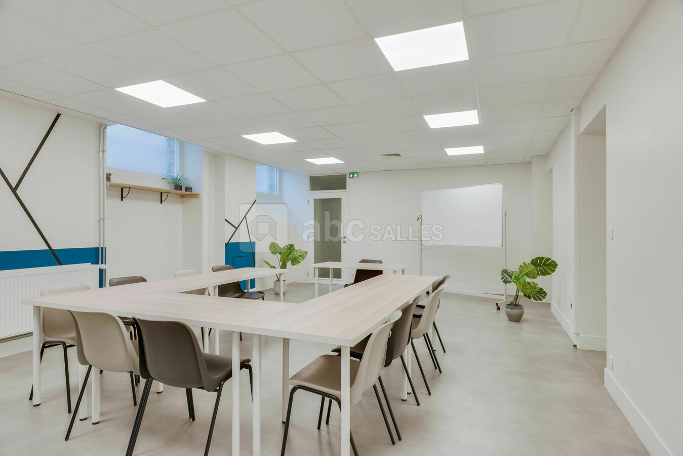 Nénu FAR salle de réunion