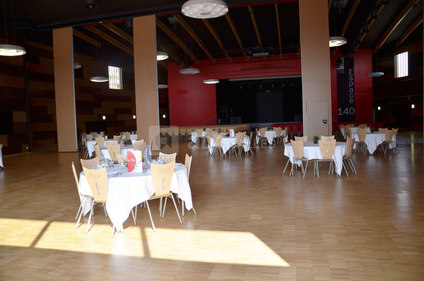 Salle jean ferrat - 950 m²