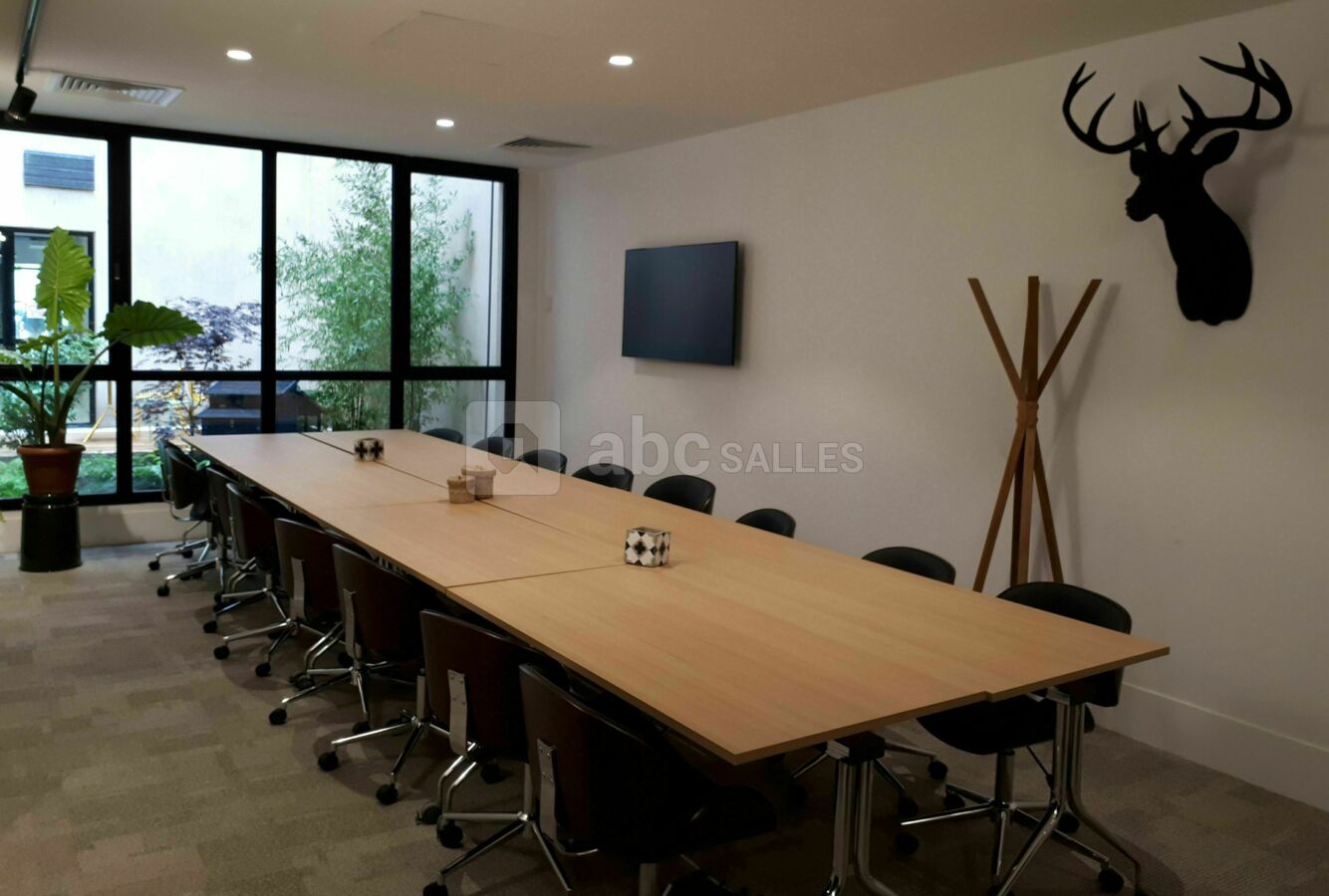 Salle de réunion ( 16 Pers) " TIMON " au 88 Avenue Charles De Gaulle Neuilly sur Seine