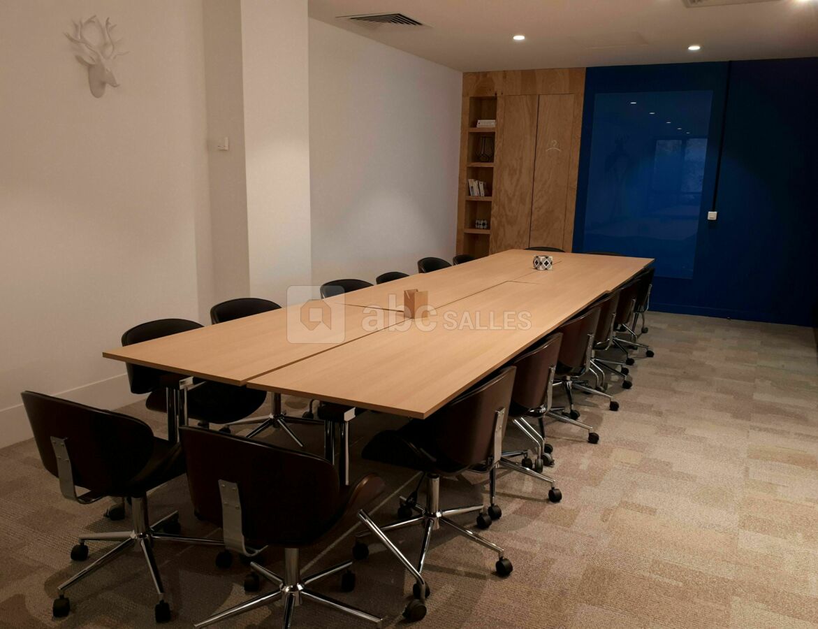 Salle de réunion ( 14 Pers) " PUMBAA " au 88 Avenue Charles De Gaulle Neuilly sur Seine