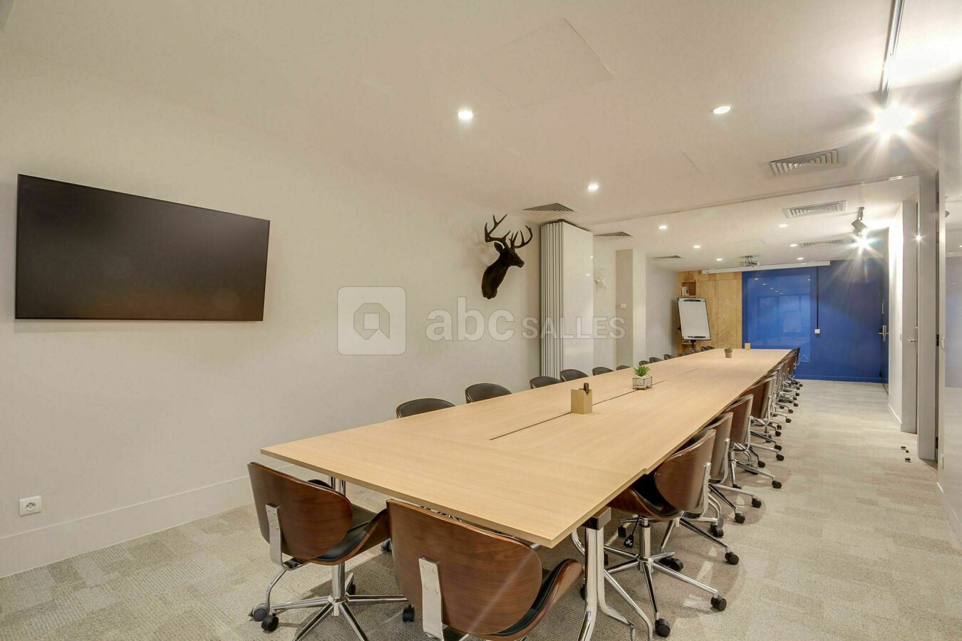 Salle de réunion ( 30 Pers) " TIMON ET  PUMBAA " au  88 Avenue Charles De Gaulle Neuilly sur Seine