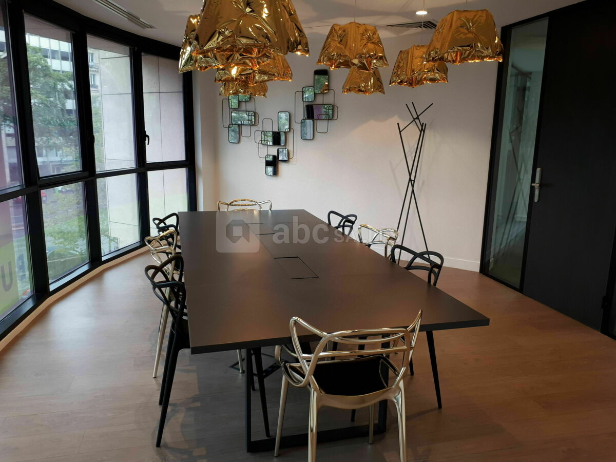 Salle de réunion ( 8 Pers) " BLING BLING " au 88 Avenue Charles De Gaulle Neuilly sur Seine