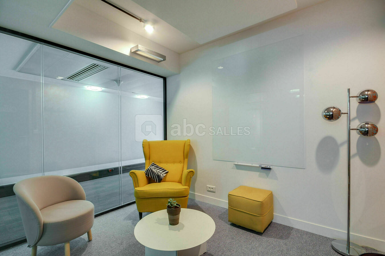 Salle de réunion ( 4 Pers) " CLAUDETTE " au 92 Avenue Charles De Gaulle Neuilly sur Seine