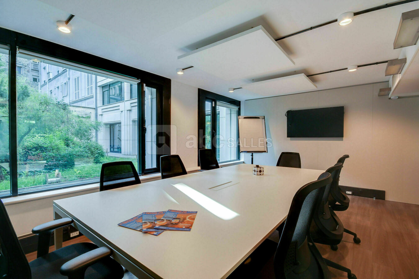Salle de réunion ( 10 Pers) " JACQUO " au 92 Avenue Charles De Gaulle Neuilly sur Seine