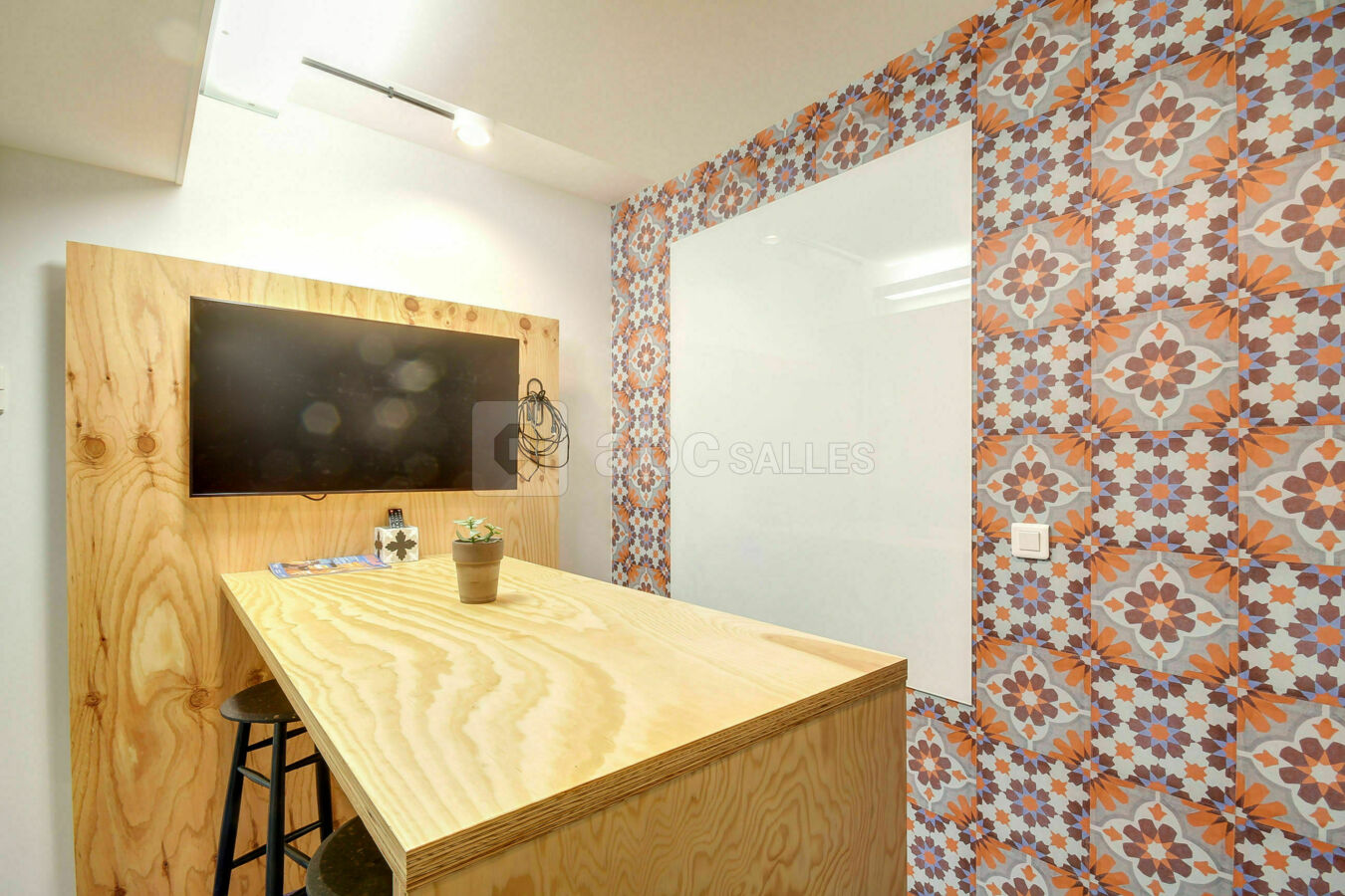 Salle de réunion ( 4 Pers) " MARCEL " au 92 Avenue Charles De Gaulle Neuilly sur Seine
