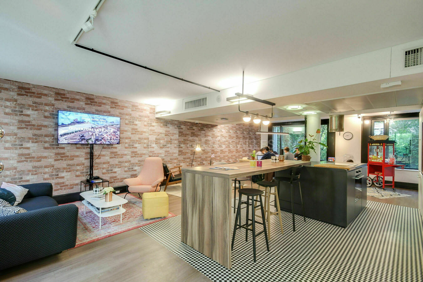 Coin Gourmet Coworking animé au 92 Avenue Charles De Gaulle Neuilly sur Seine
