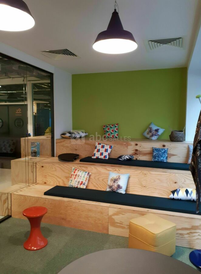 Salle de réunion ( 8 Pers) " BRAINSTORMING " au 88 Avenue Charles De Gaulle Neuilly sur Seine
