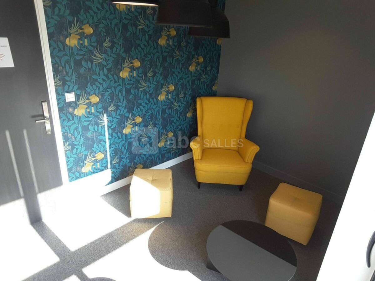 Salle de réunion ( 3 Pers) " GUSTAVE " au 88 Avenue Charles De Gaulle Neuilly sur Seine