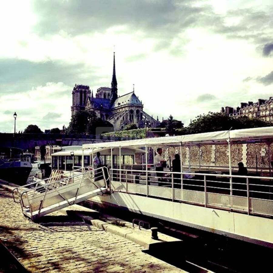 Péniche Notre Dame