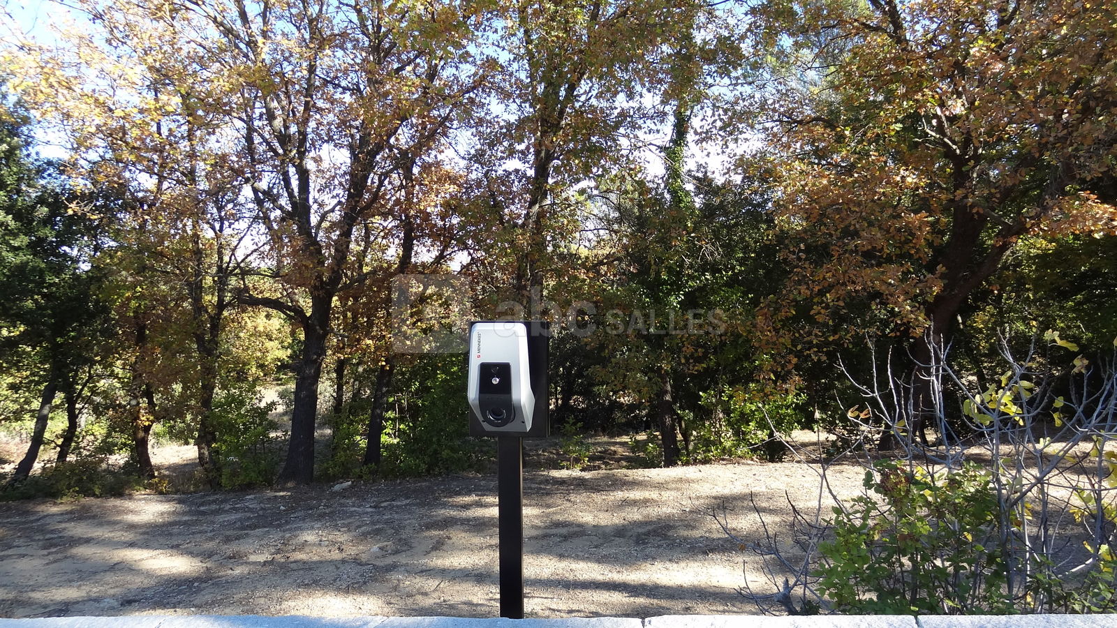 Domaine Rampale - Extérieur, recharges voitures