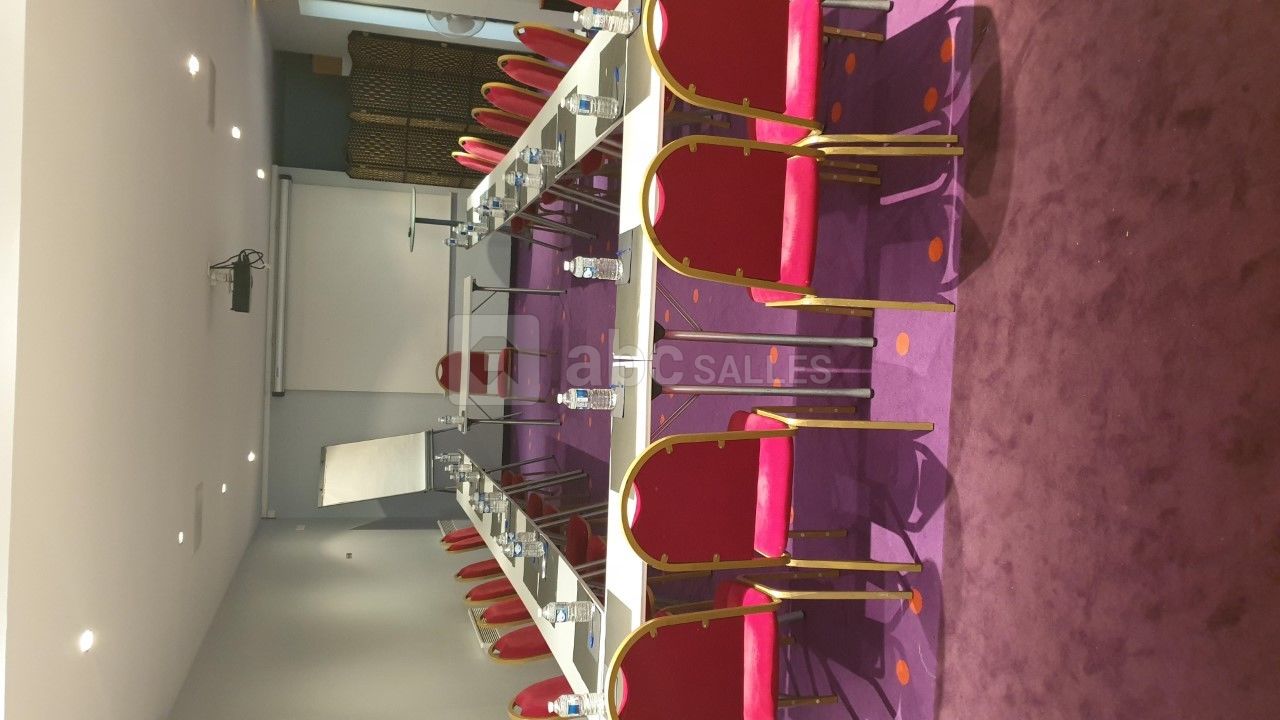 SALLE HERMES EN U