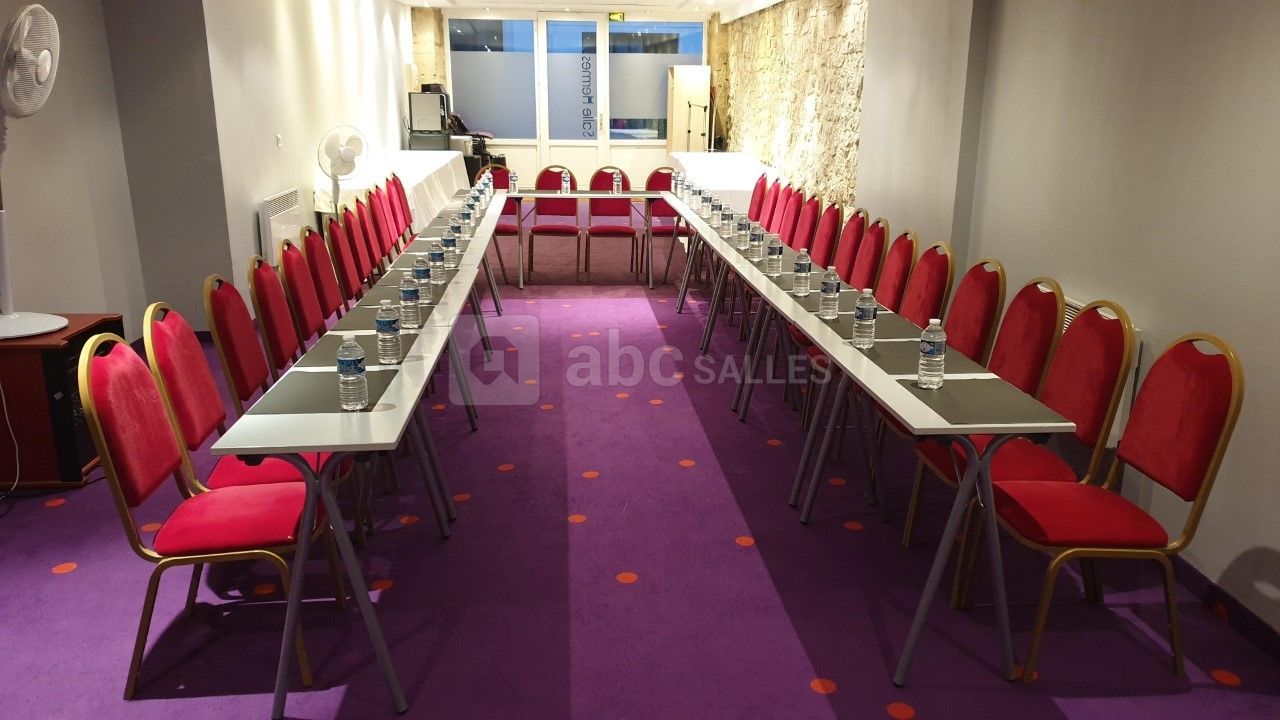 SALLE HERMES EN U