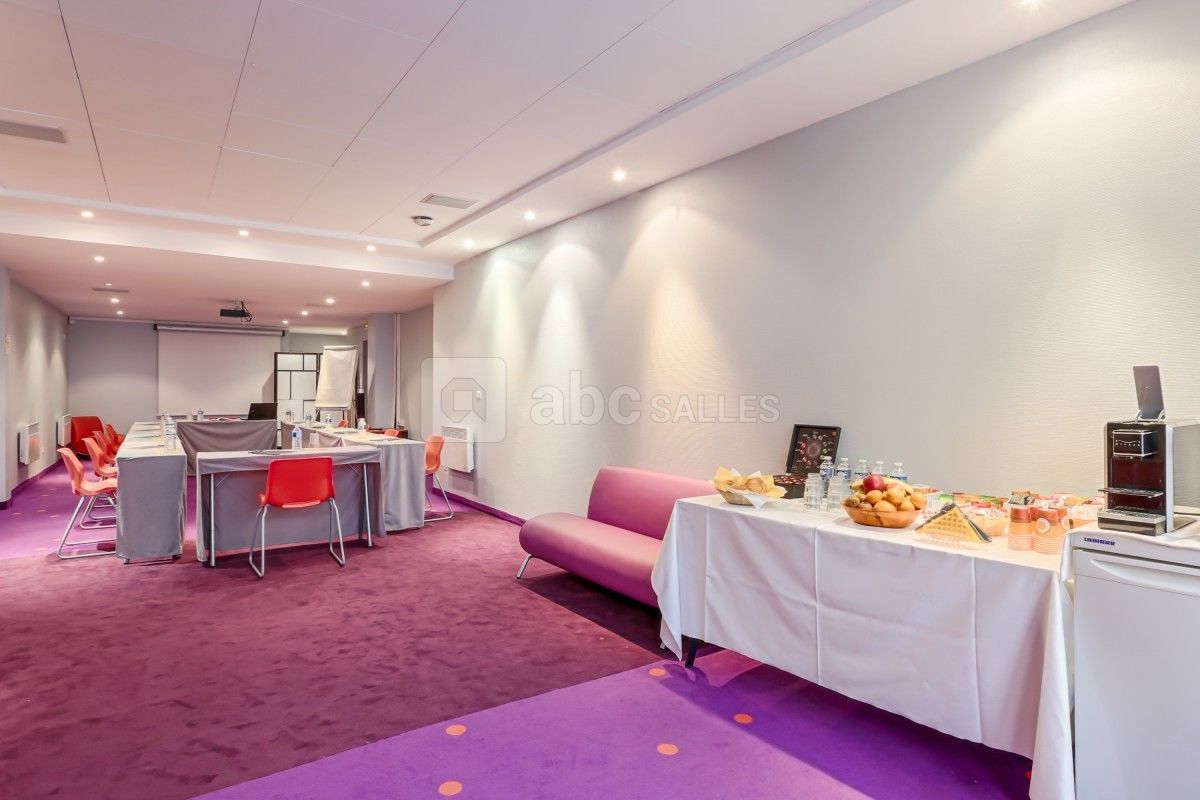 SALLE HERMES EN U