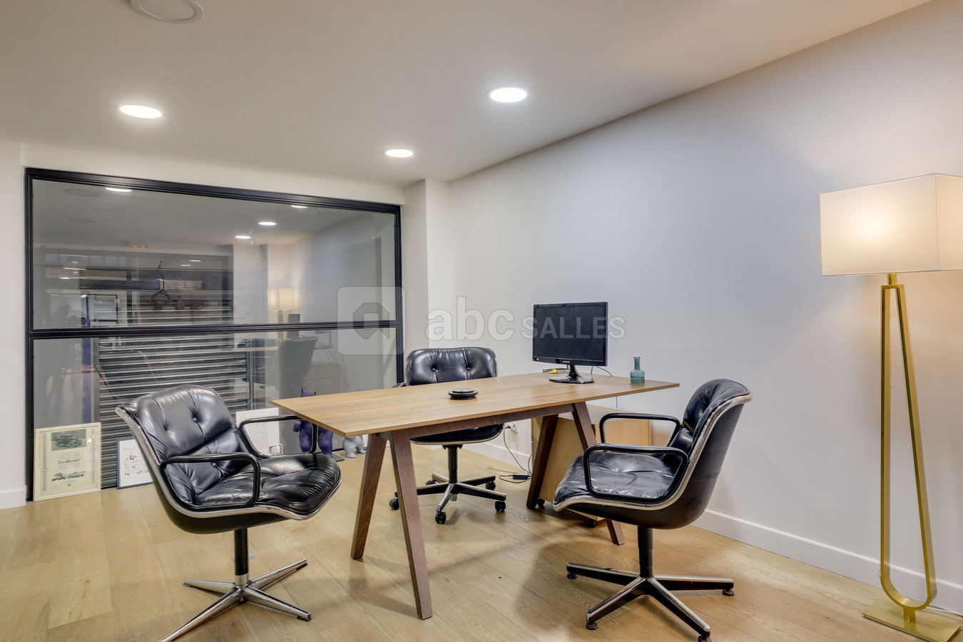 Petite salle de réunion inclus dans le grand espace événementiel