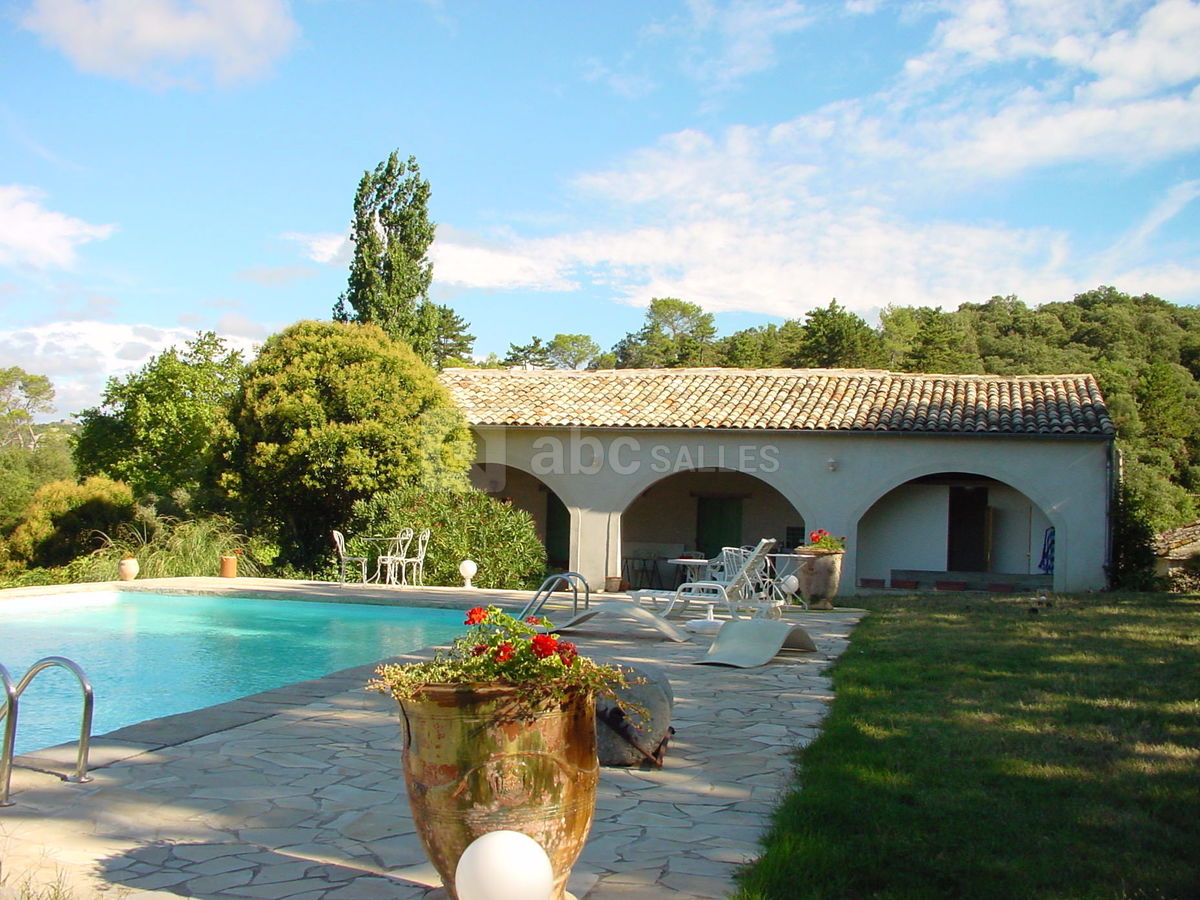 Pool-house, cuisine d'été