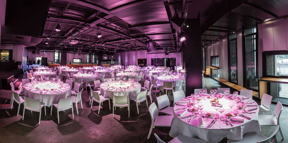 Vue de l'organisation de la salle pour un repas assis